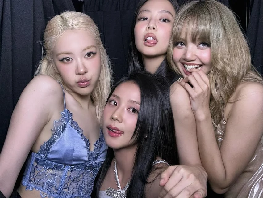 Rosé (BLACKPINK) dạy dỗ Jennie, nghi vấn bằng mặt không bằng lòng, sắp tan rã? - Hình 8