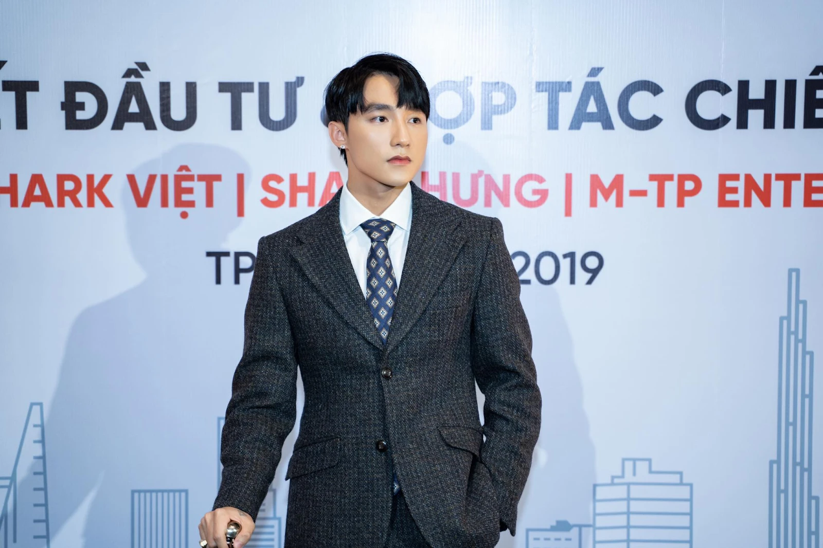 Sơn Tùng bị tố nợ thuế, công ty lên tiếng nhưng netizen không hài lòng - Hình 4