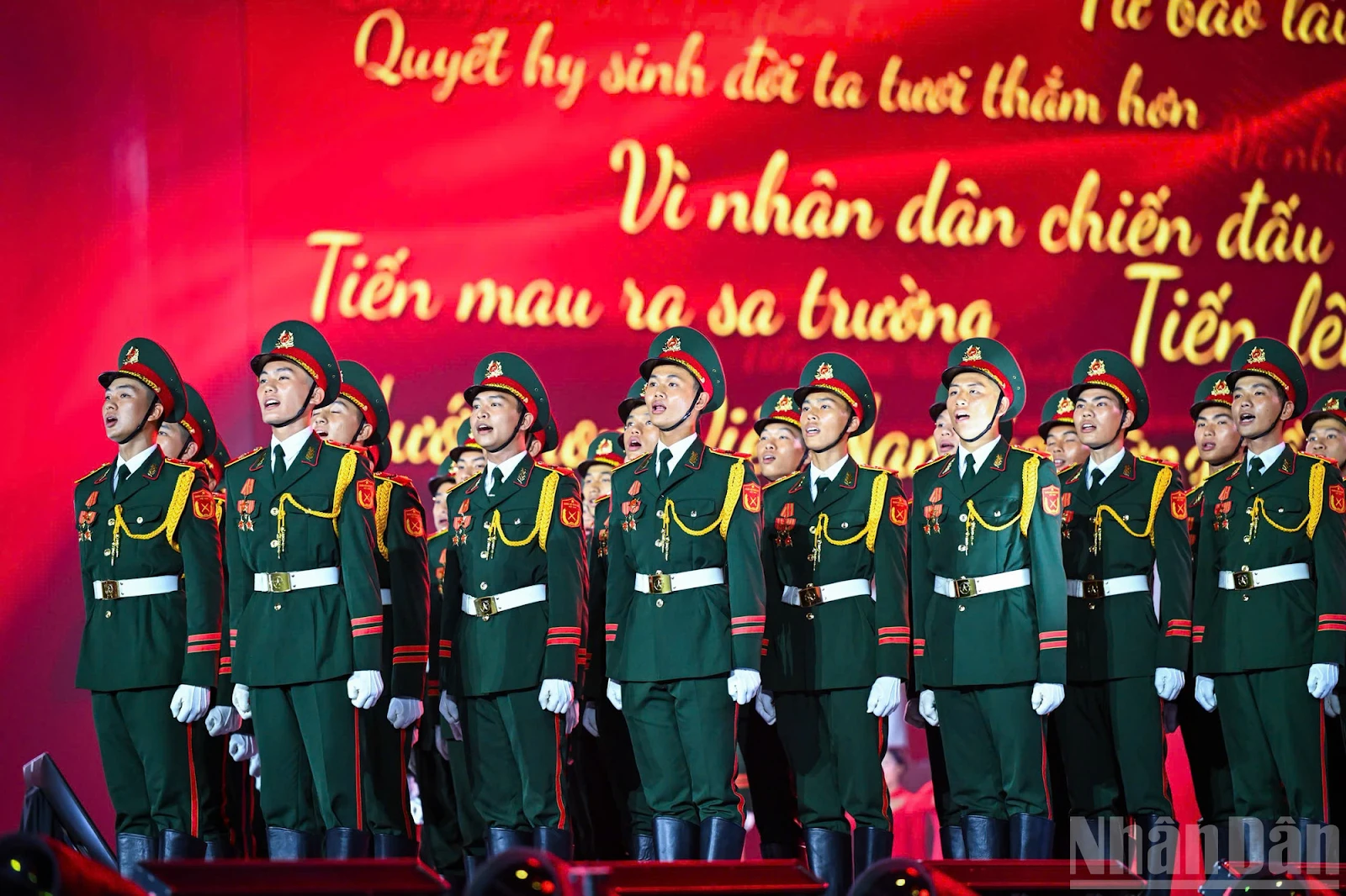 Vợ Quang Hải dự concert Tổ Quốc trong tim, lộ thái độ chạm mặt oan gia? - Hình 6