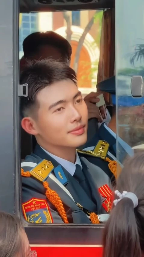 Vũ Chí Hưng: thượng úy lộ thân thế khủng, từng gây bão A50 như Lê Hoàng Hiệp? - Hình 5