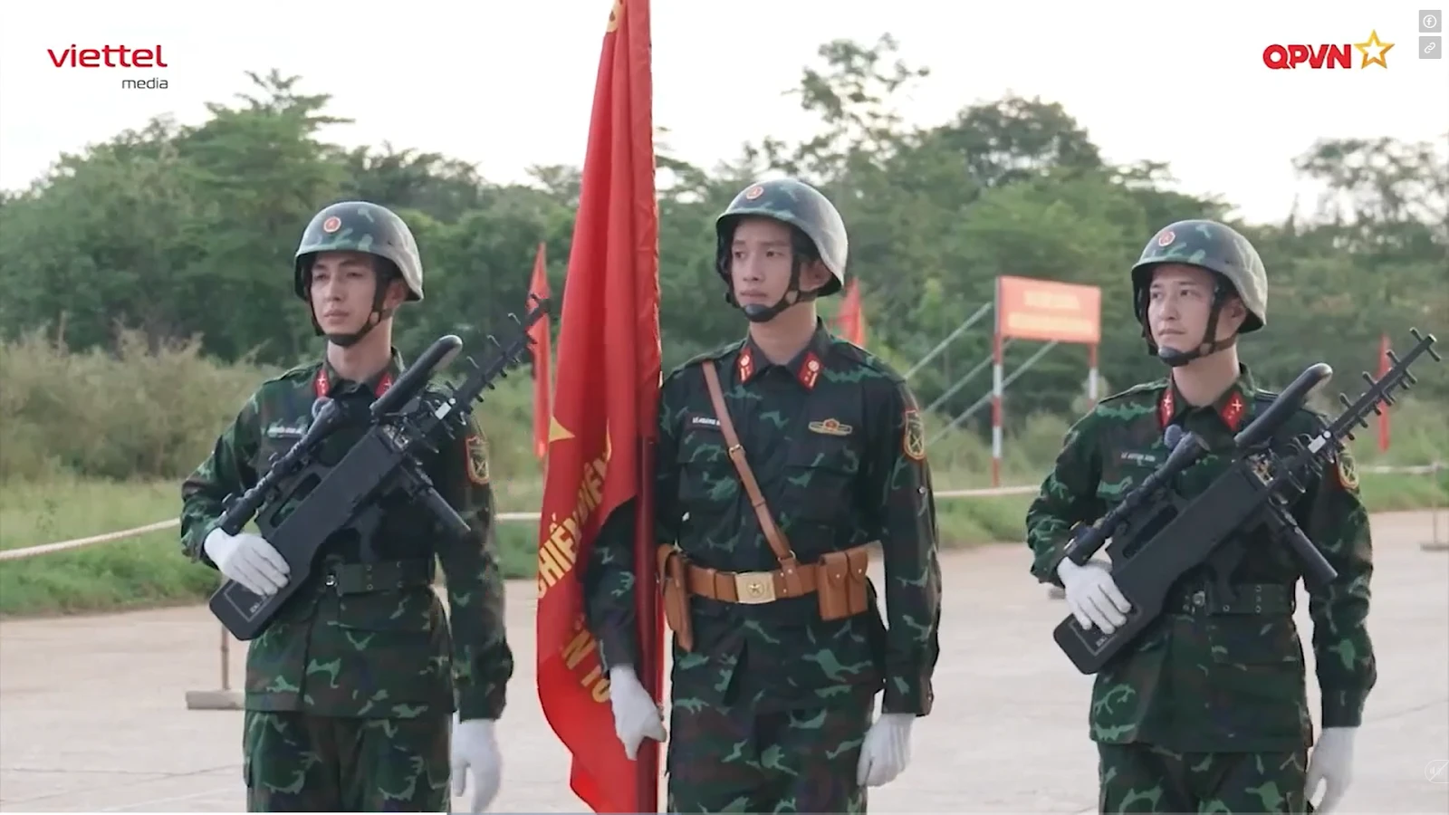 Lê Hoàng Hiệp thoại 7 chữ bị Bình An tung ảnh hậu trường, fan xuýt xoa 1 điều! - Hình 3