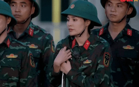 Tập 2 Sao Nhập Ngũ: Lan Ngọc lộ dấu hiệu bất ổn nghiêm trọng, Hoà Minzy bị chê thua Chi Pu - Hình 2