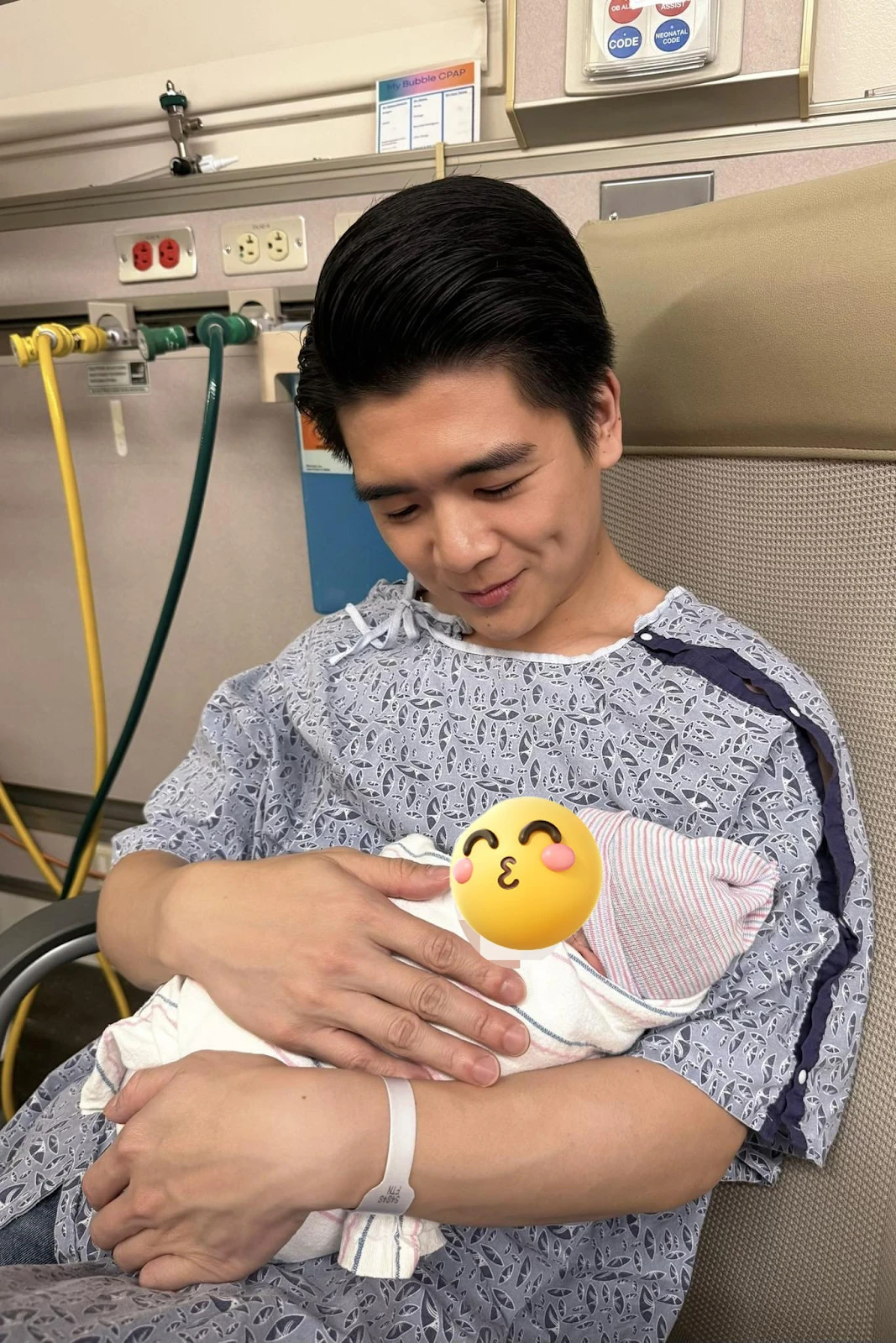 Bố đơn thân nghìn tỷ Đỗ Quang Vinh khoe body 6 múi, lộ mặt con gái thứ 3 - Hình 6