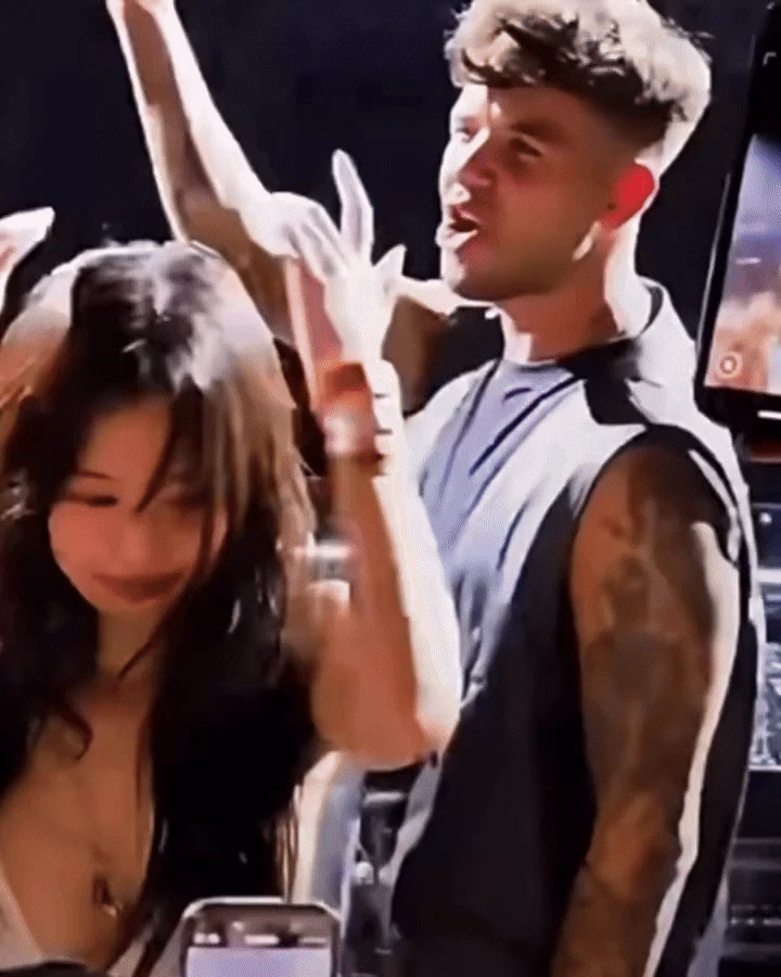 Jennie (BLACKPINK) nghỉ phép, rời nhóm đánh lẻ trai lạ, fan nói 1 câu quá thấm - Hình 5