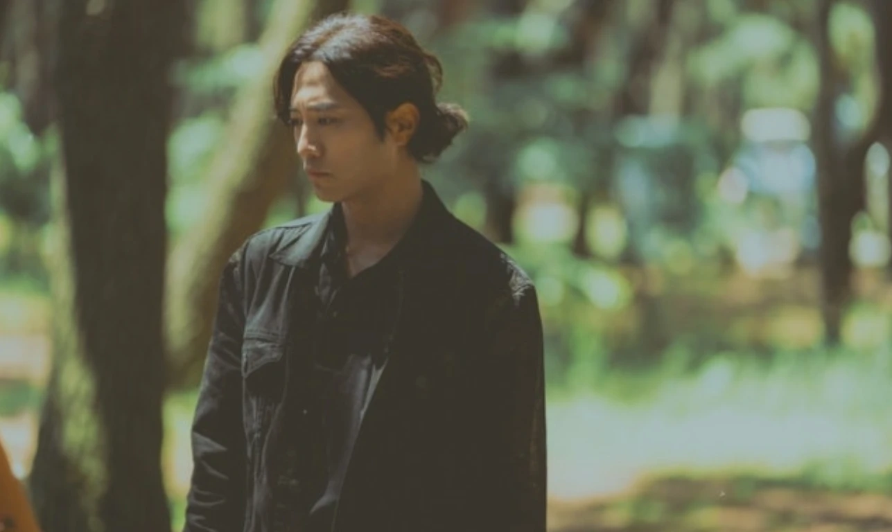 Jin Goo: nam phụ Hậu Duệ Mặt Trời, liên tục ẩn hiện, xuất hiện là fan sốc? - Hình 4