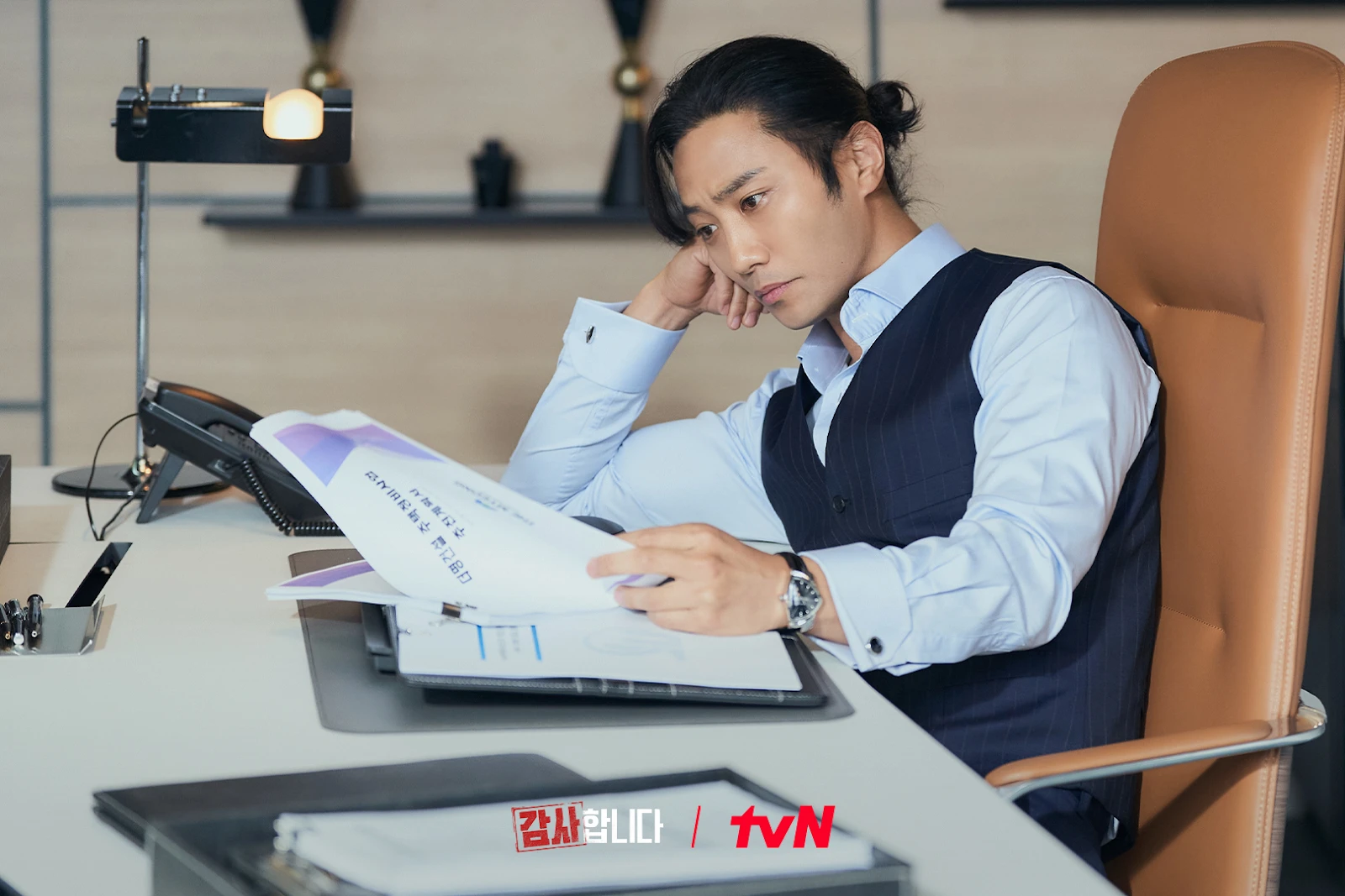 Jin Goo: nam phụ Hậu Duệ Mặt Trời, liên tục ẩn hiện, xuất hiện là fan sốc? - Hình 9
