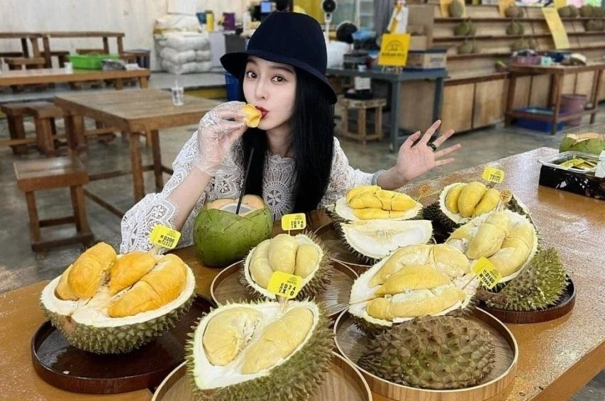 Phạm Băng Băng cũng có ngày này: Đi bán mỹ phẩm ở trung tâm thương mại, muốn gặp mặt phải chi 8 triệu! - Hình 5