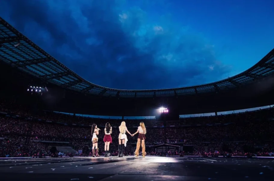 BLACKPINK cướp lại vị thế từ BTS, fan tại Wembley chứng kiến 1 điều sốc - Hình 3