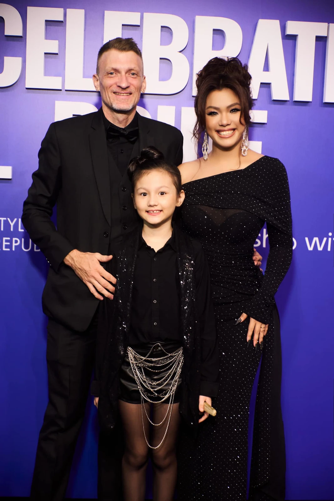 Con gái 9 tuổi của Phương Vy gây sốt, xinh như Miranda Kerr, đối thủ của Lọ Lem - Hình 2