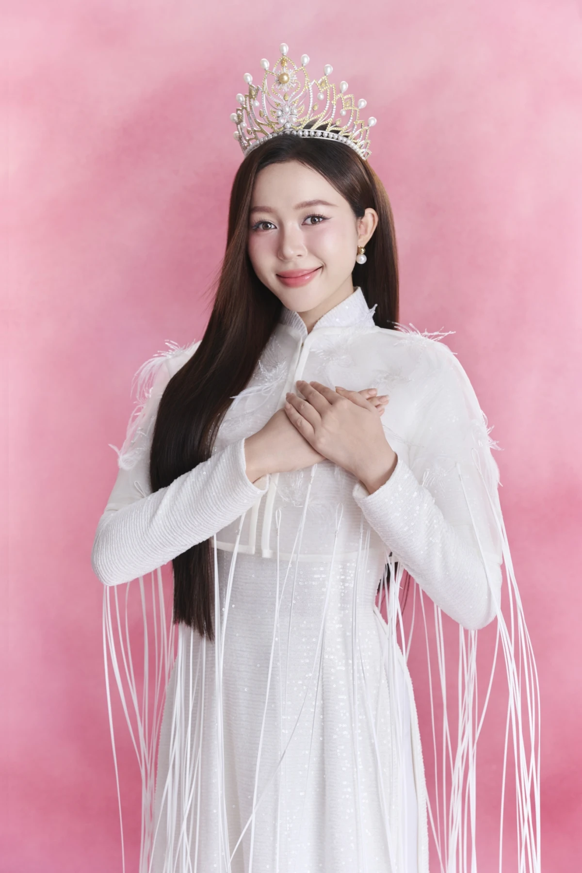 Hoa hậu Kiều Duy diện áo dài trắng trong bộ ảnh gửi đến Miss International - Hình 2