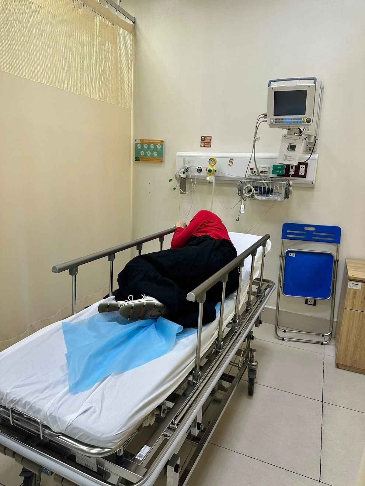 Lan Phương nhập viện nửa đêm, không đi lại được, bất ổn hậu ly dị chồng Tây - Hình 3