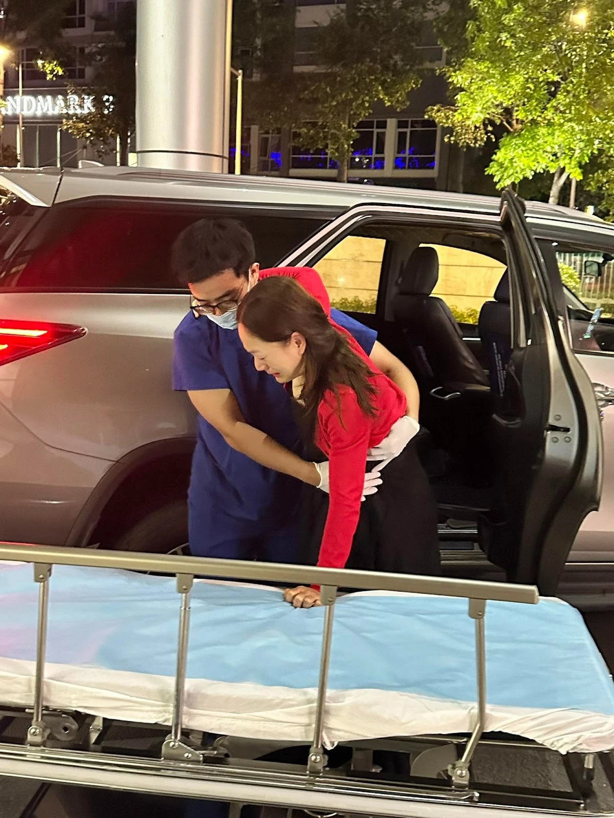 Lan Phương nhập viện nửa đêm, không đi lại được, bất ổn hậu ly dị chồng Tây - Hình 1