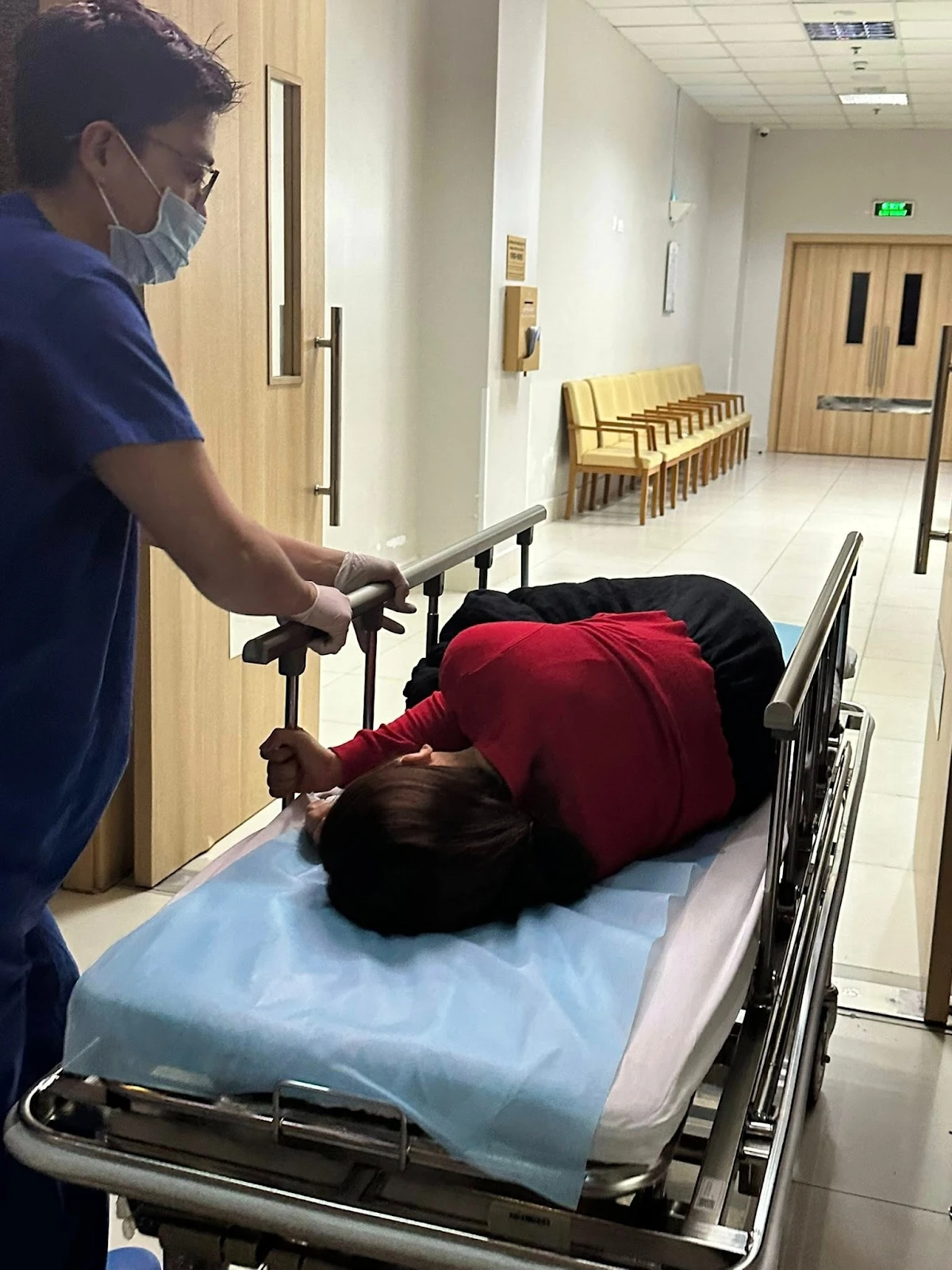 Lan Phương nhập viện nửa đêm, không đi lại được, bất ổn hậu ly dị chồng Tây - Hình 2