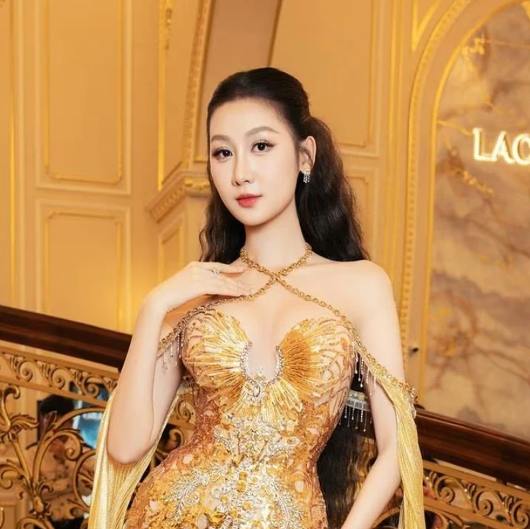 Cựu Miss World bị Quế Anh đu bám, flex liền 1 điểm thể hiện đẳng cấp, fan sốc - Hình 4