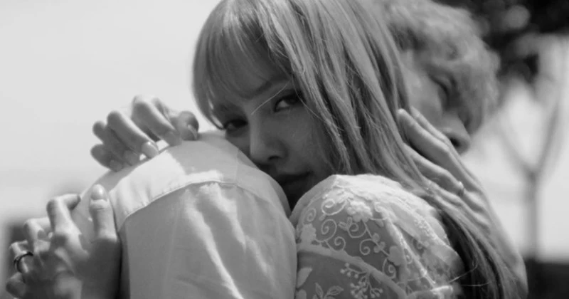 Lisa bị vạch trần từng hủy hoại tình cũ, đóng vai nạn nhân, Jungkook cũng bị réo - Hình 1