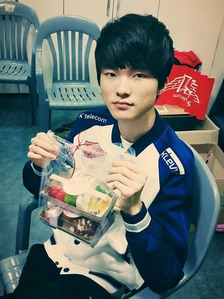 Faker: Kỷ lục 700 bàn thắng đỉnh LCK, bí mật nào đang bào mòn Quỷ Vương? - Hình 3