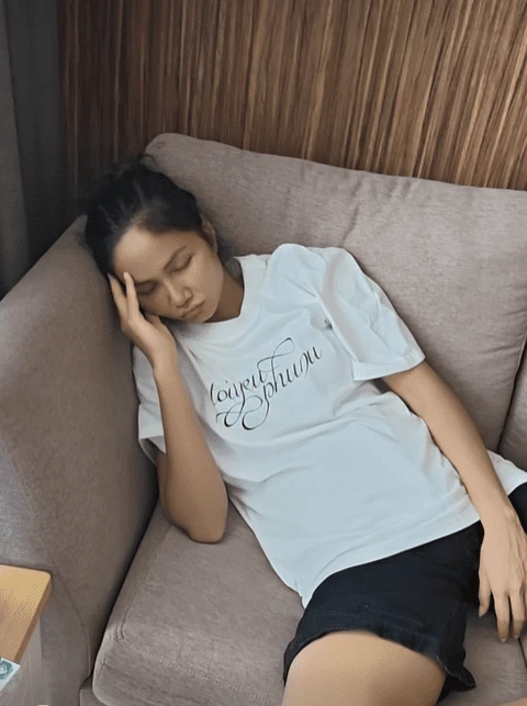 HHen Niê tiết lộ tình trạng 8 tháng mang thai, fan sốc với loạt hành động lạ! - Hình 7