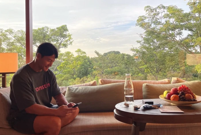Kim Jong Kook sắp cưới vợ, hé lộ danh tính bà xã, netizen gọi tên Song Ji Hyo? - Hình 3