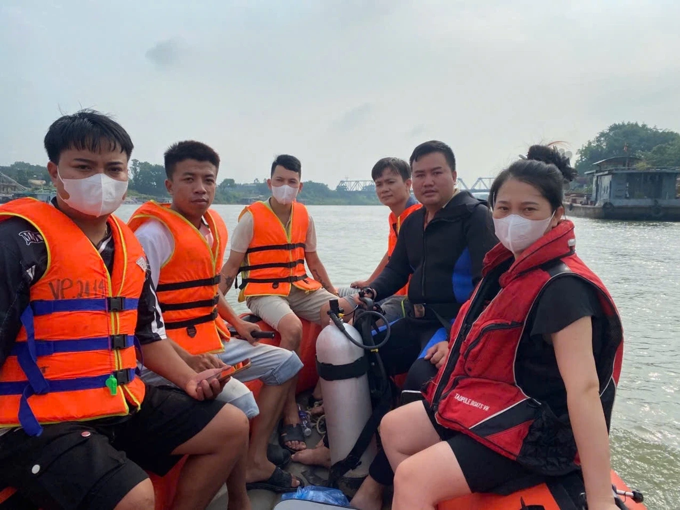 Vụ chuyển 50 triệu đưa người thân về nhà: Em trai bức xúc, đội cứu hộ lên tiếng - Hình 3