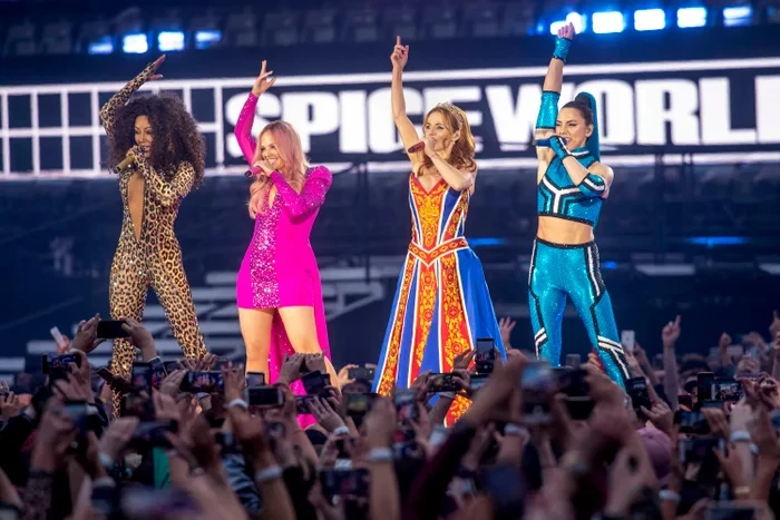 BLACKPINK nhuộm hồng Wembley vì Spice Girls, chỉ fan tinh ý mới nhận ra lý do - Hình 2