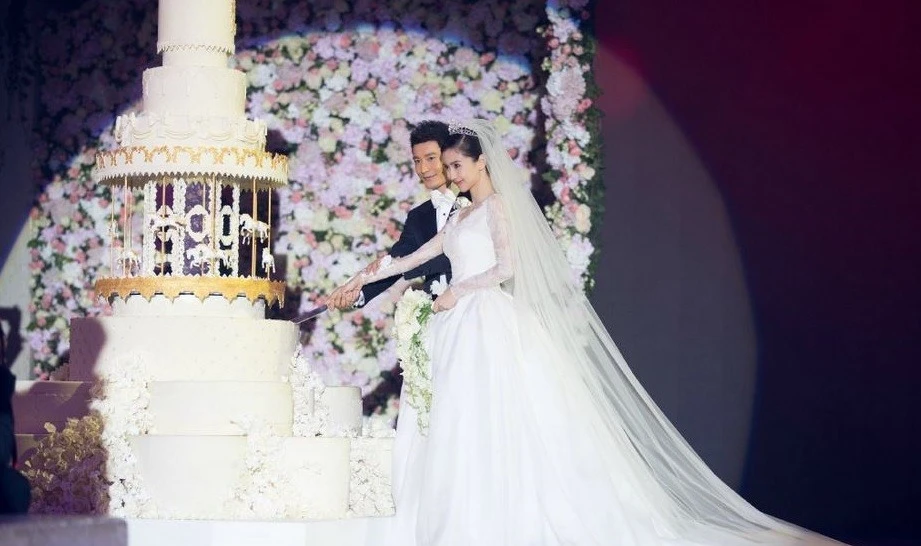 Rộ tin Huỳnh Hiểu Minh hàn gắn Angelababy, sẽ có siêu đám cưới chấn động Cbiz? - Hình 8