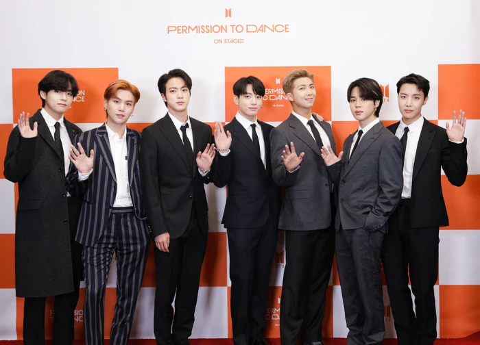 BTS đè bẹp TWICE, SEVENTEEN, bản BXH bùng nổ Billboard chỉ là cái tên? - Hình 1