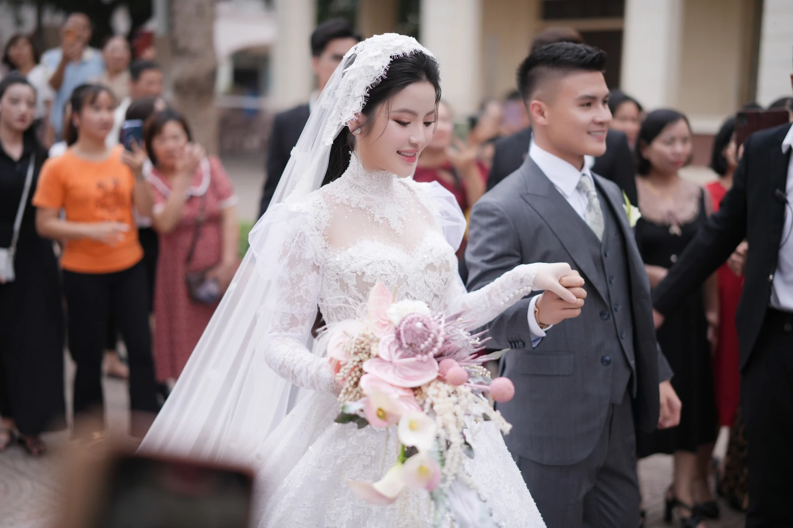Quang Hải về nhà vợ liền làm 1 hành động lạ, thái độ Chu Thanh Huyền mới bất ngờ - Hình 5