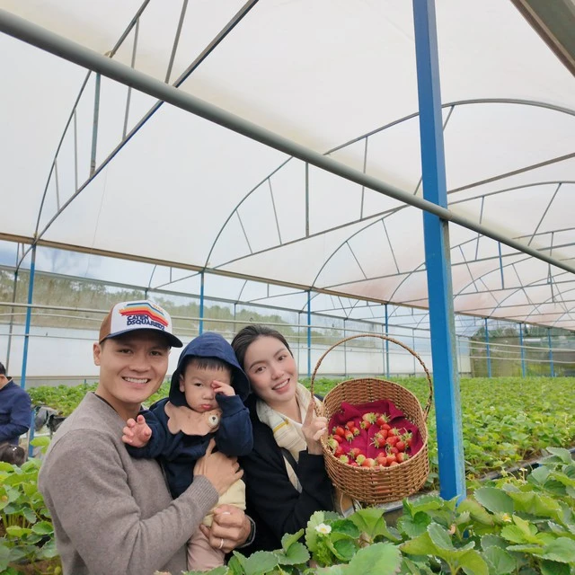 Quang Hải về nhà vợ liền làm 1 hành động lạ, thái độ Chu Thanh Huyền mới bất ngờ - Hình 4