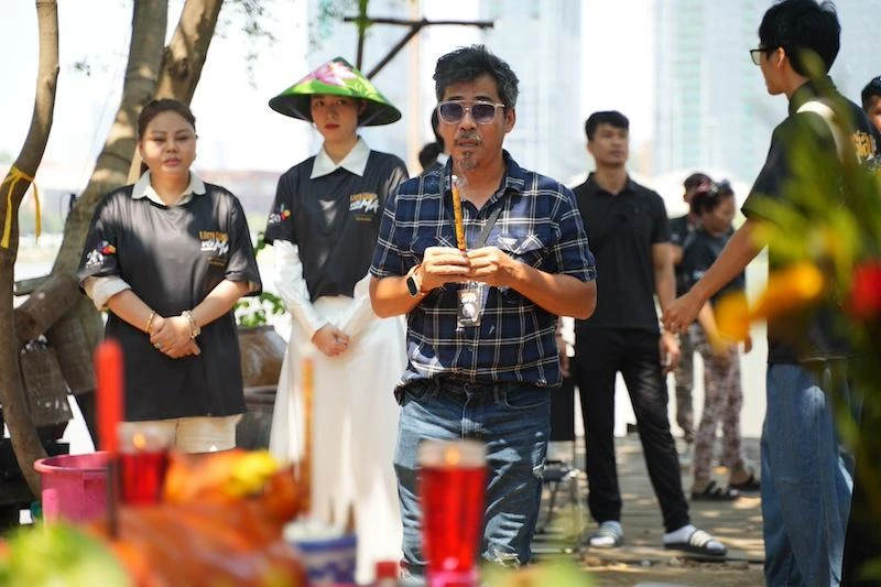 Trung Lùn: Đạo diễn độc tài mâu thuẫn với diễn viên, khiến hậu trường dậy sóng - Hình 4