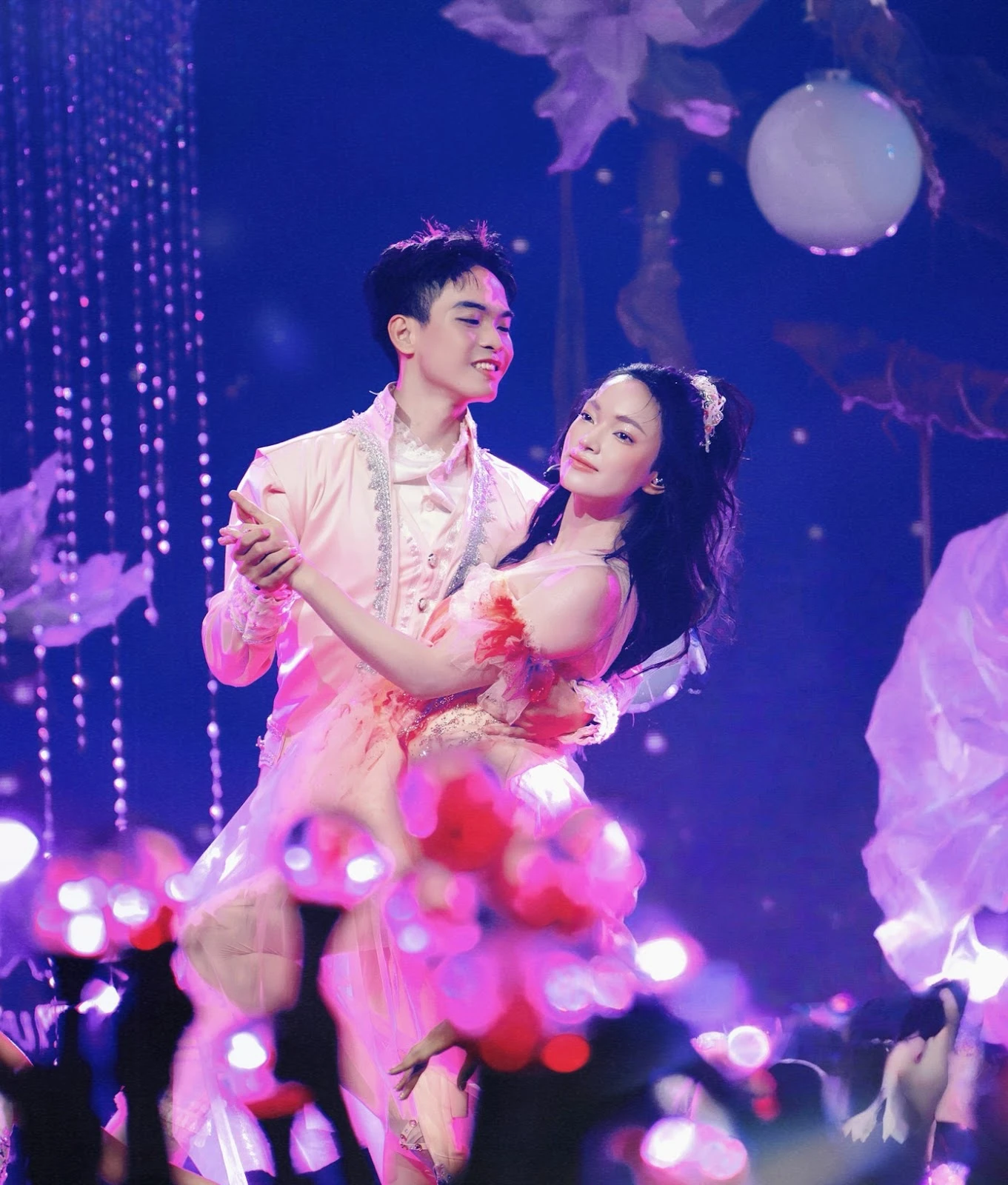 Châu Bùi bất ngờ Binz hậu thuẫn, khoảnh khắc ngọt ngào tại EXSH, fan lụi tim - Hình 3