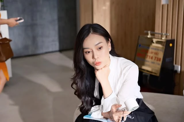 Phương Oanh lột xác hậu sinh con: Hình ảnh khác lạ, CĐM réo tên Shark Bình - Hình 6