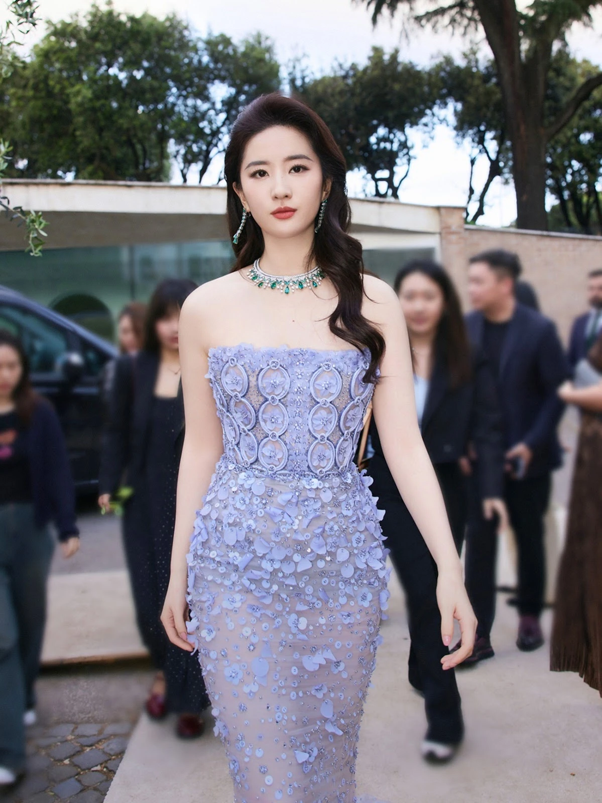 Lưu Diệc Phi lộ mặt mộc ở Bắc Kinh, nhan sắc thật sốc, lộ chi tiết bất ngờ - Hình 6