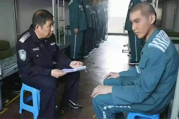 Sốc với tấm ảnh Ngô Diệc Phàm ngày ra tù, diện mạo ông chú, không ai nhận ra? - Hình 6