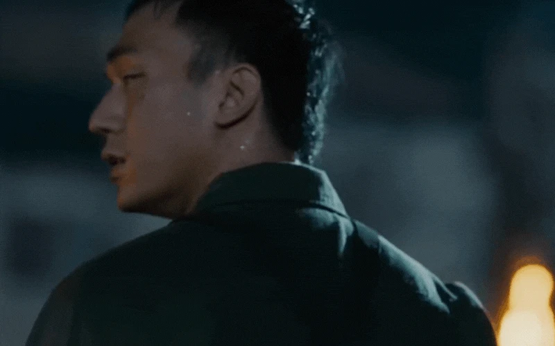 Khán giả khi xem Mưa Đỏ: Xúc động, phim kết thúc nhưng vẫn chưa muốn đứng dậy, về nhà lụy phim mãi không thôi - Hình 2