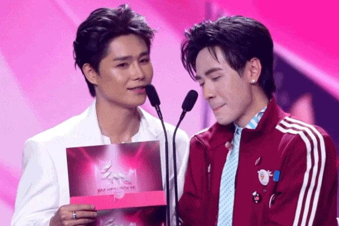 Anh họ Tăng Duy Tân thái độ không hài lòng với màn trao giải của Bích Phương? - Hình 2