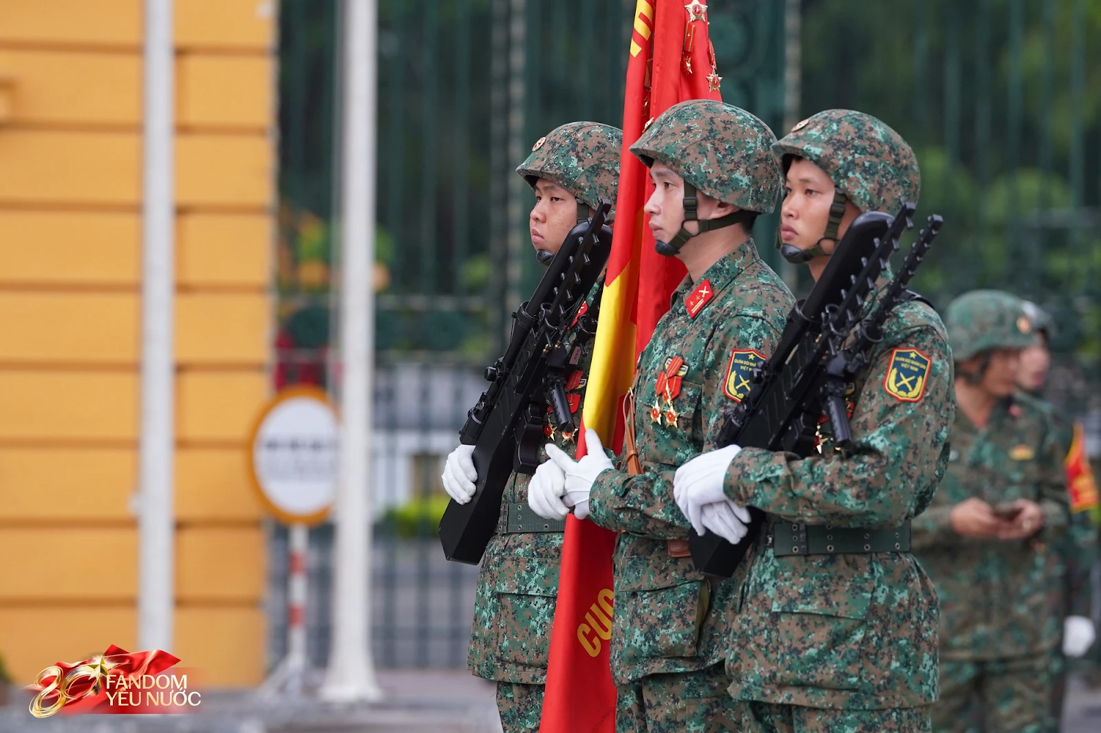 Em trai Lê Hoàng Hiệp được gọi là máy nói, sở hữu thần thái không lẫn vào đâu! - Hình 1