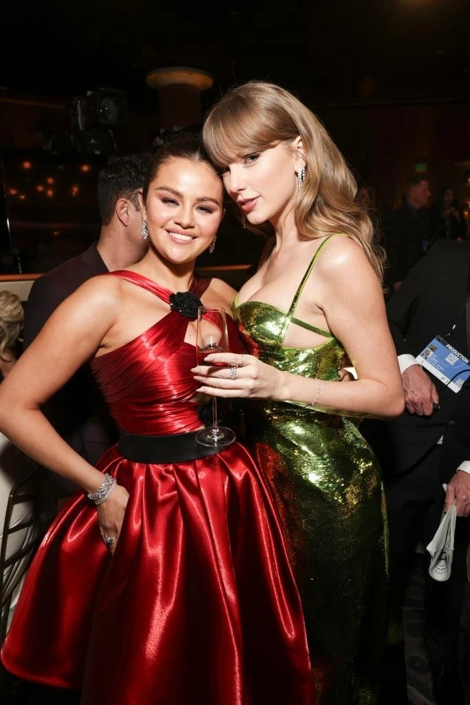 Selena Gomez bí mật tụ họp bạn bè trên du thuyền, CĐM sốc vì mục đích phía sau - Hình 7