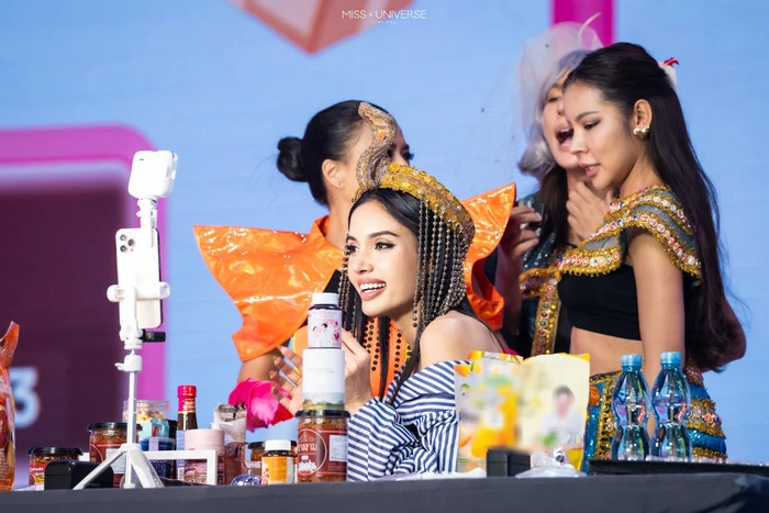 Tân Miss Universe Thailand thành con cưng mới của Mr Nawat, Engfa bị ra rìa? - Hình 7