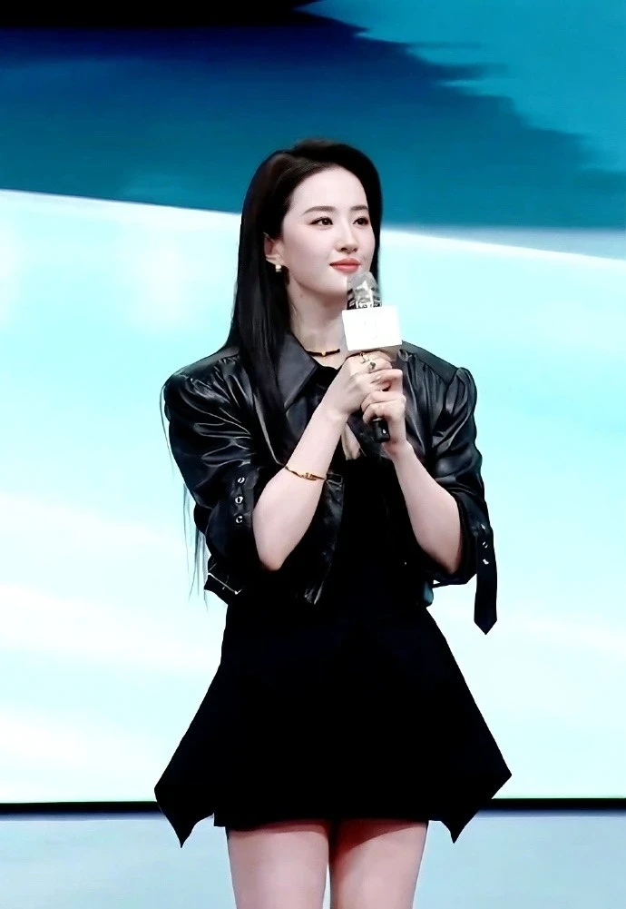 Lưu Diệc Phi thái độ lạ hậu lùm xùm trượt Thị hậu, khán giả đồng thanh 1 câu này - Hình 3