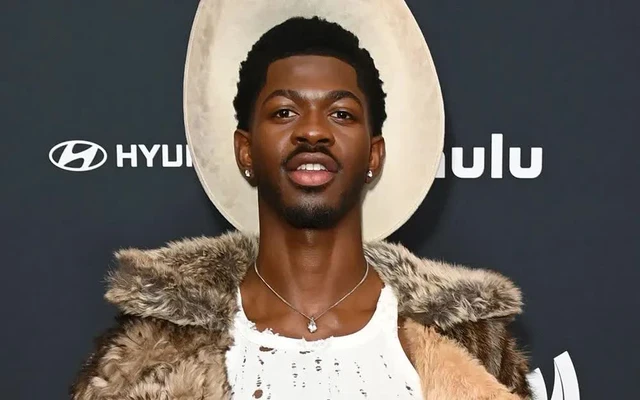 Rapper Lil Nas X bị xét xử, phủ nhận 4 trọng tội, tòa án tiết lộ sốc về vụ án! - Hình 1