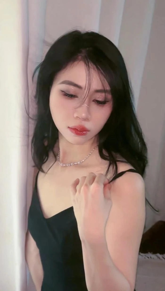 Thơ Nguyễn đăng đàn tuyển chồng, hứa tặng đối phương tài sản khủng - Hình 1