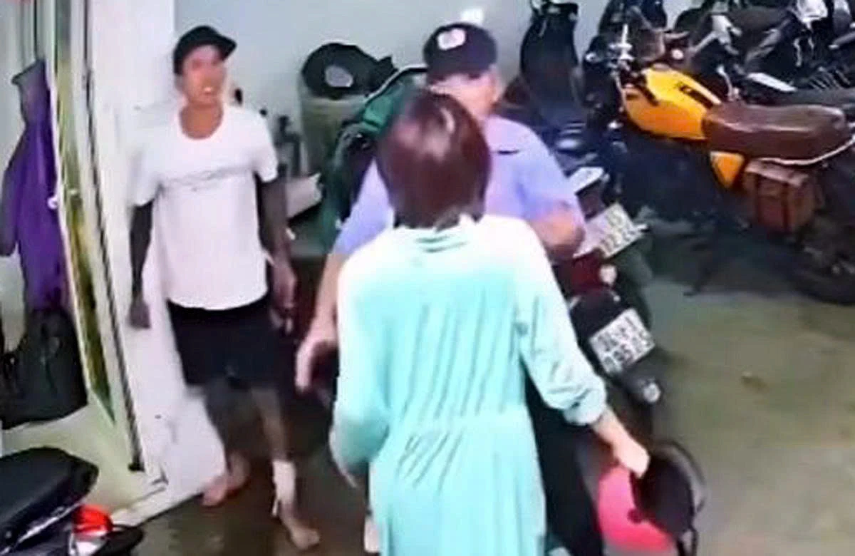 Cô gái trẻ hạ đo ván gã xăm trổ láo toét, lộ danh tính không vừa, nghe mà sợ! - Hình 5