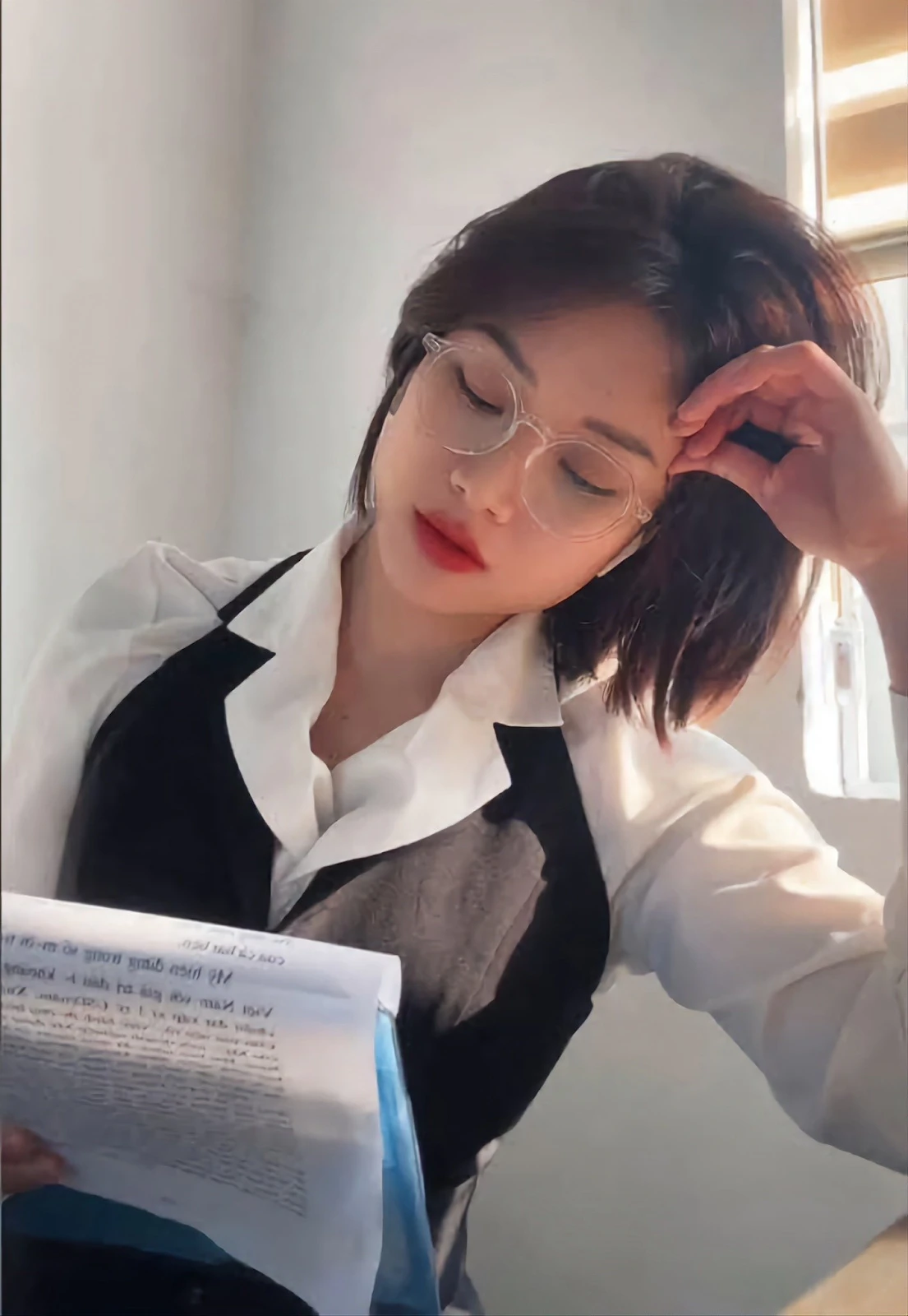 Cô gái trẻ hạ đo ván gã xăm trổ láo toét, lộ danh tính không vừa, nghe mà sợ! - Hình 4