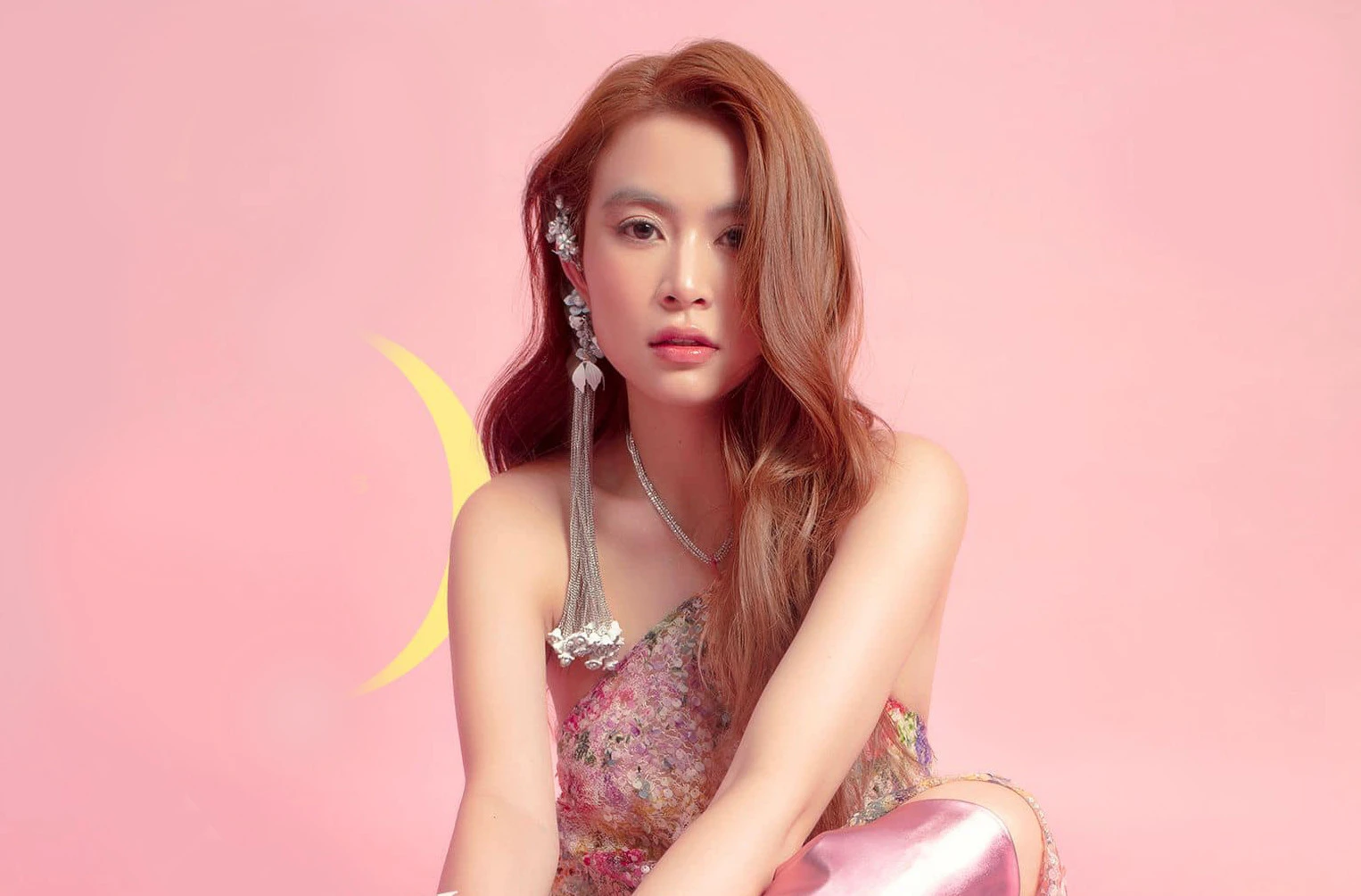 Hoàng Thùy Linh: Bất ngờ xuất hiện cùng Đen Vâu, nghi vấn lộ diện sau sinh đôi - Hình 5