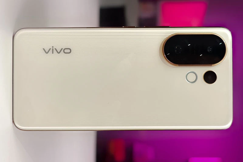 Smartphone chip Snapdragon 7 Gen4, RAM 12 GB, pin 6.500mAh, chống nước, giá hơn 8 triệu đồng - Hình 4