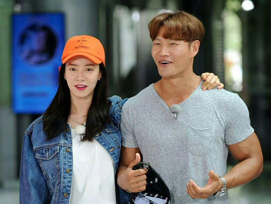 Song Ji Hyo bật khóc khi nghe Kim Jong Kook cưới vợ, soi thái độ lạ của nhà trai - Hình 3