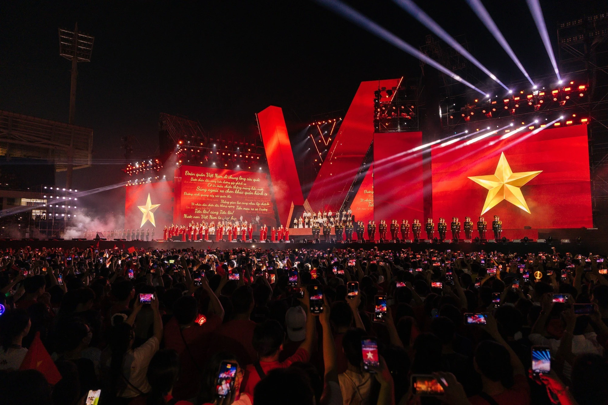 Thách thức từ những làn sóng chưa từng thấy - Hình 2