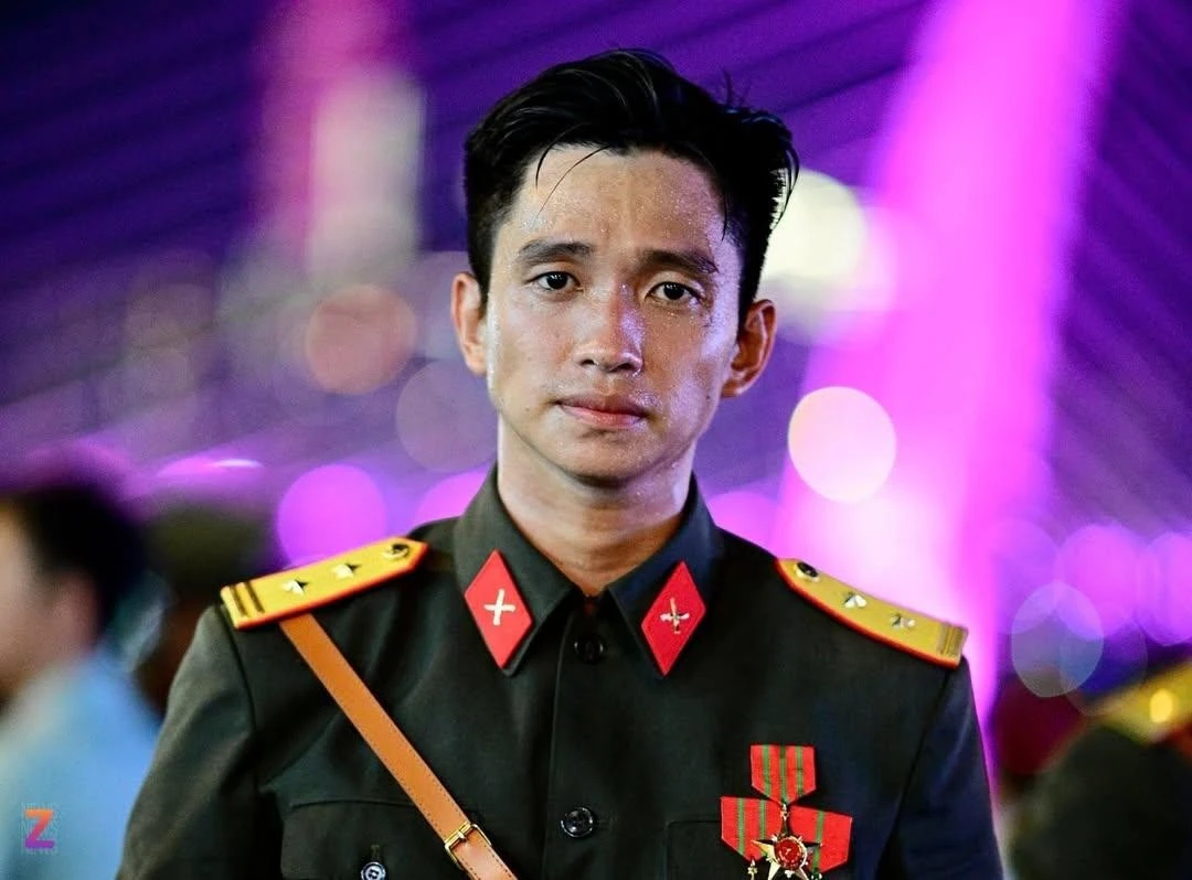 Hoàng Hiệp bị 1 nhóm đối tượng khắc chế, lộ bí mật ở mái tóc khiến CĐM bật ngửa - Hình 1