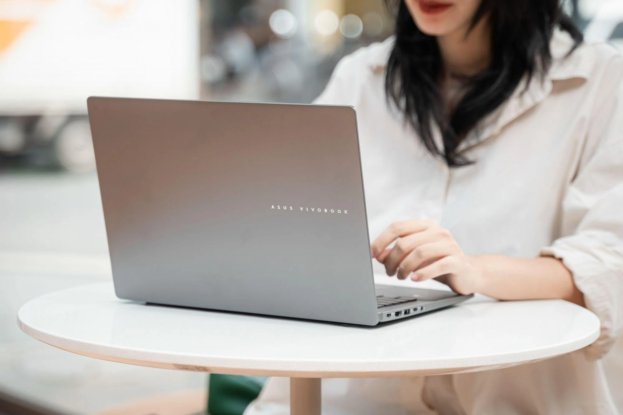 Mẫu laptop chuẩn bài cho Gen Z, Gen Alpha: Mỏng nhẹ, pin lâu, có AI - Hình 5