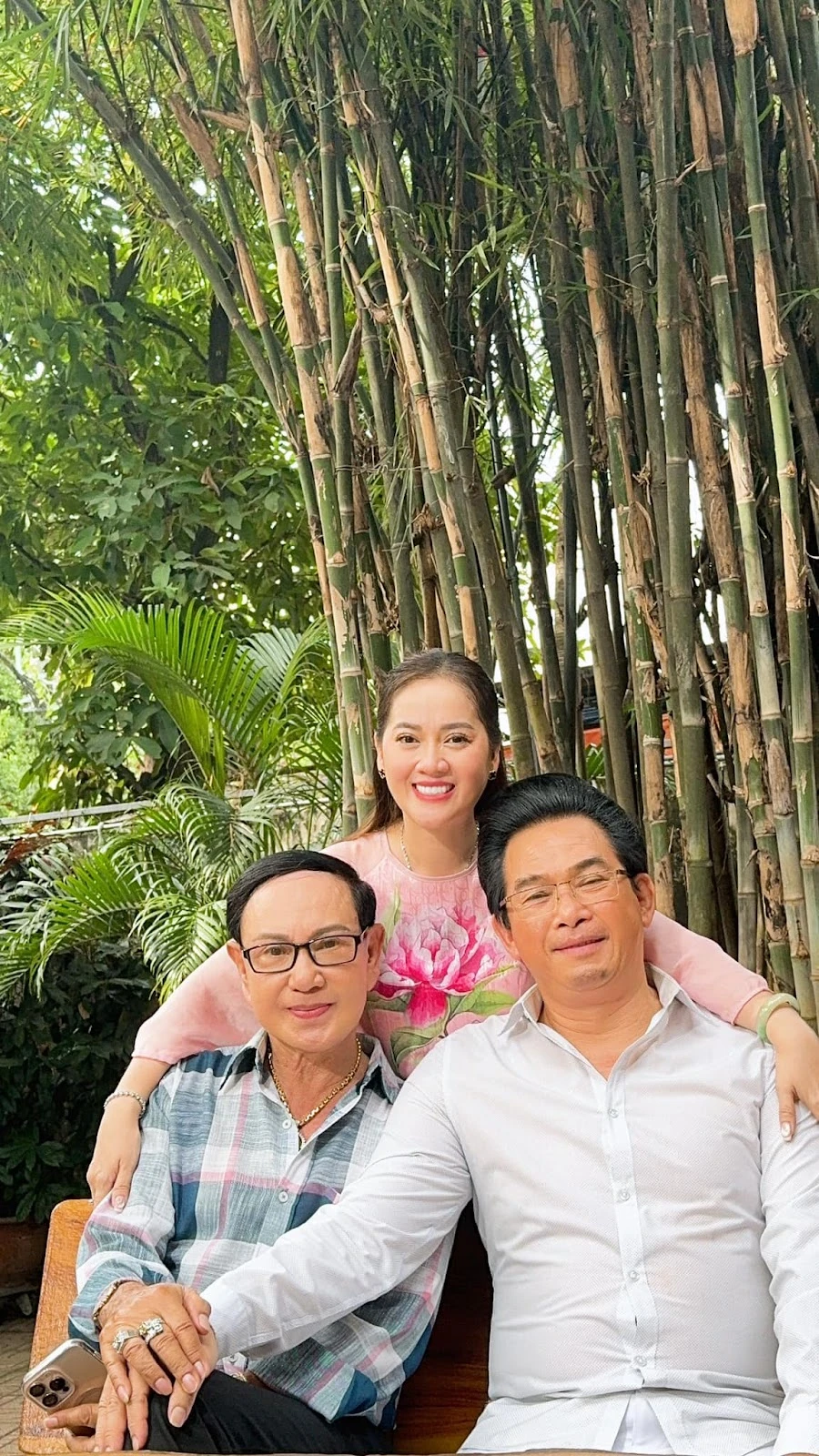 Bạn Vũ Linh khịa vợ chồng Vũ Luân và Phương Lê, bố Linh Tý từ mặt Bích Trâm? - Hình 1
